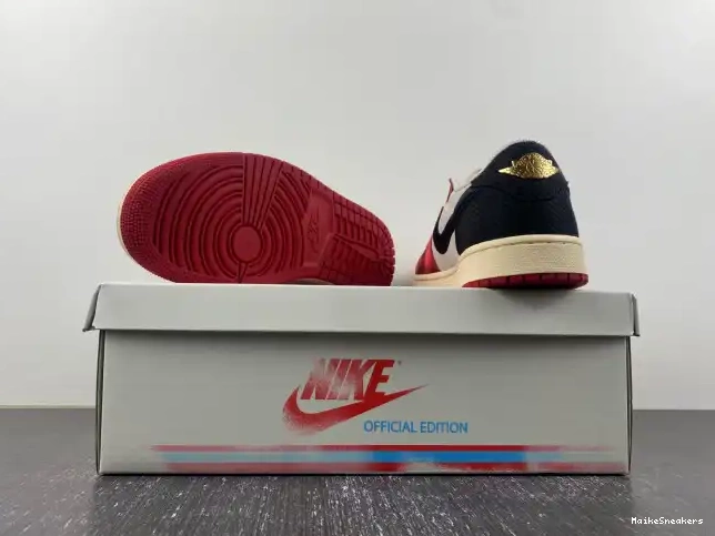 MaikeSneakers x Trophy FN0432-100 Air Away Jordan Room OG 1 Low 0421